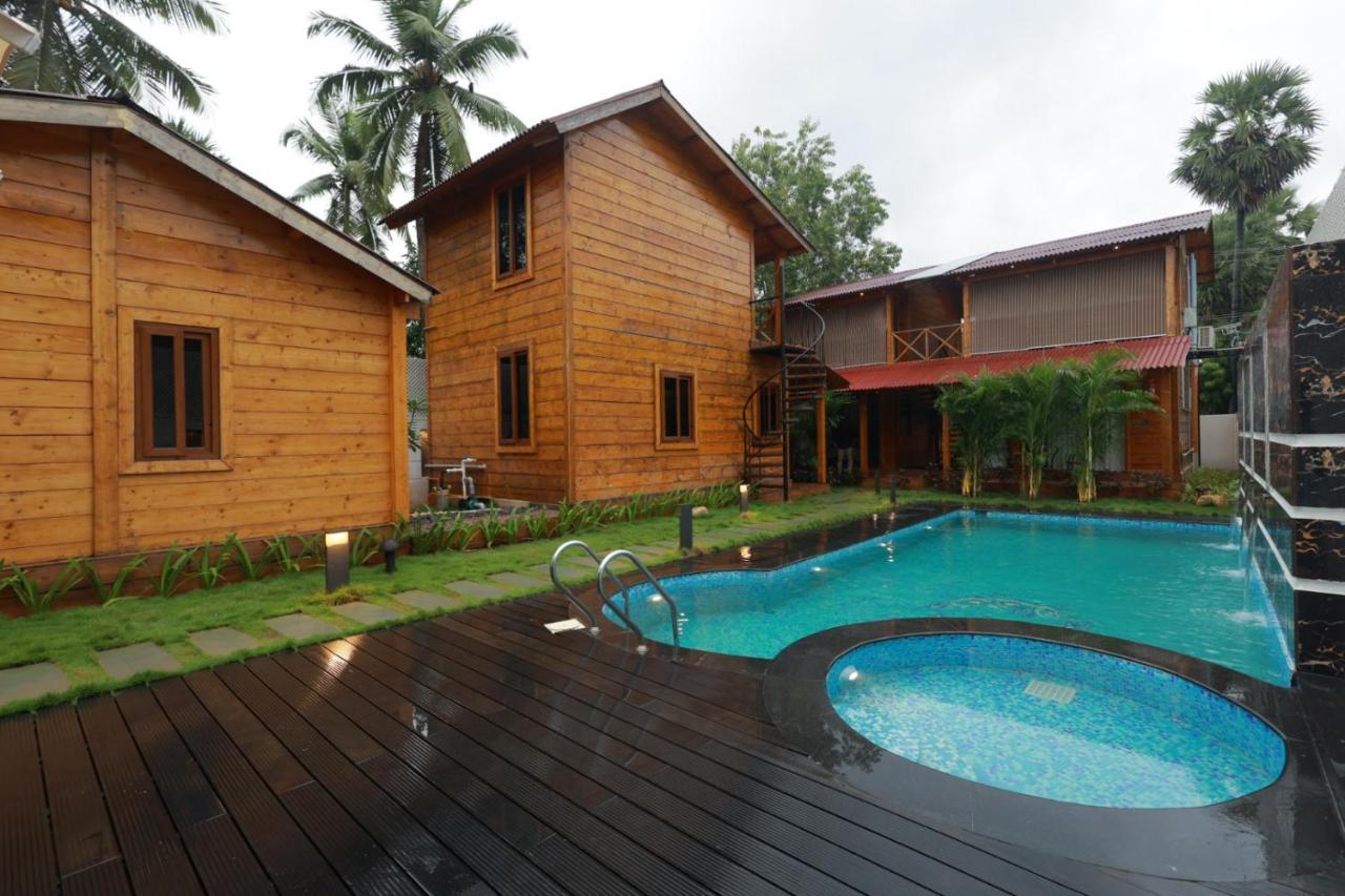 Wooden Ecr Sea Resort Puducherry Exterior foto