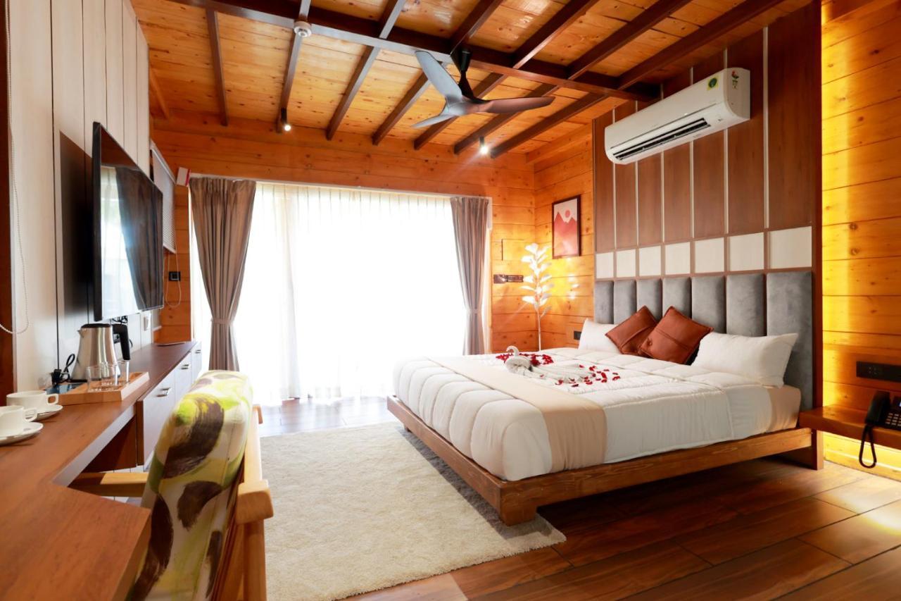 Wooden Ecr Sea Resort Puducherry Exterior foto