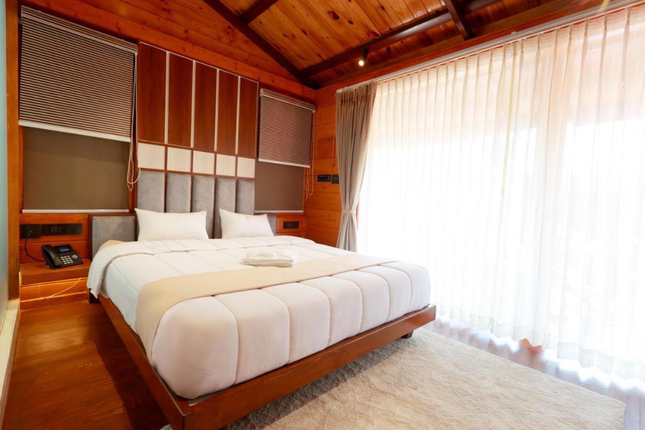 Wooden Ecr Sea Resort Puducherry Exterior foto