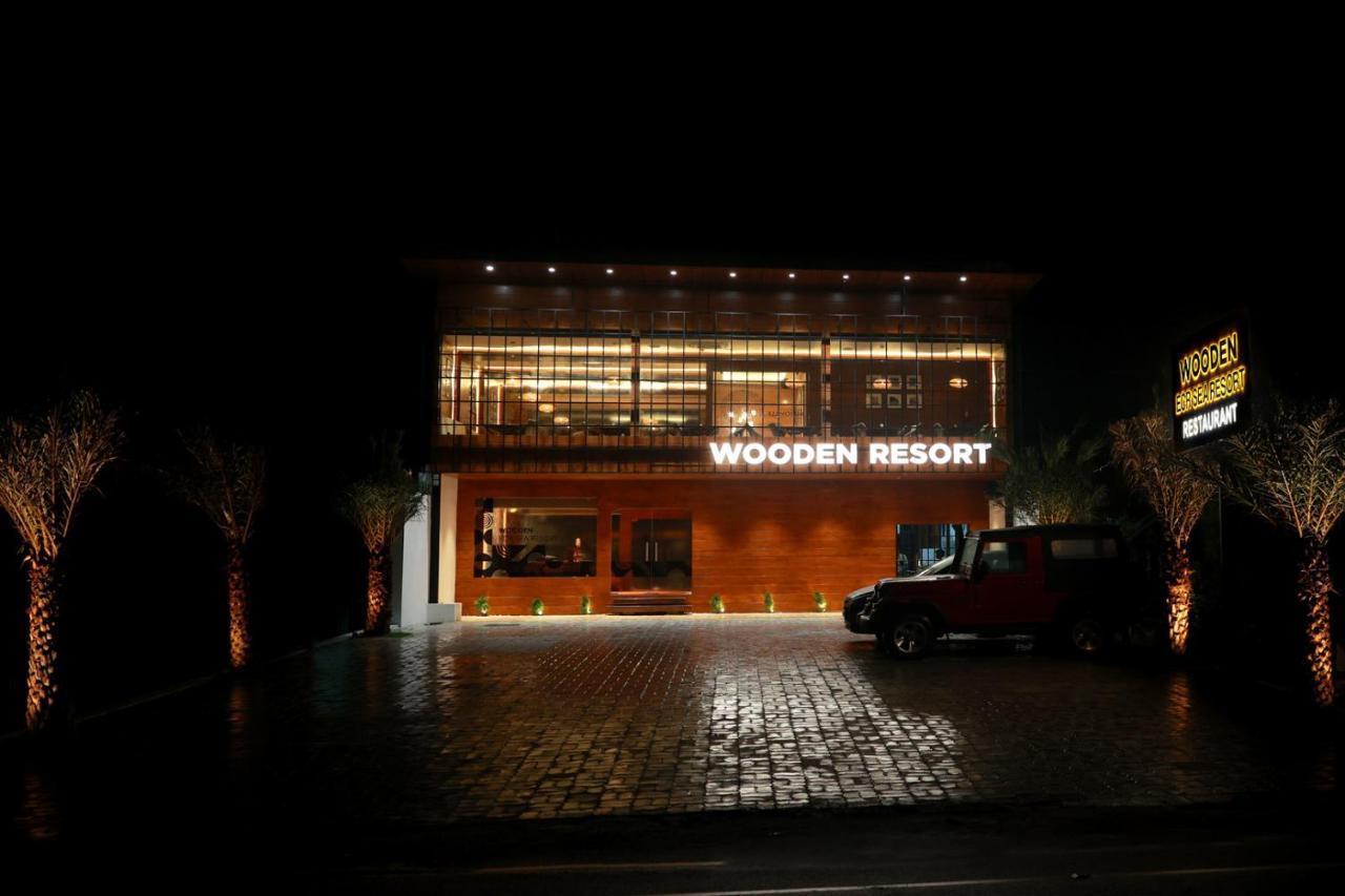 Wooden Ecr Sea Resort Puducherry Exterior foto