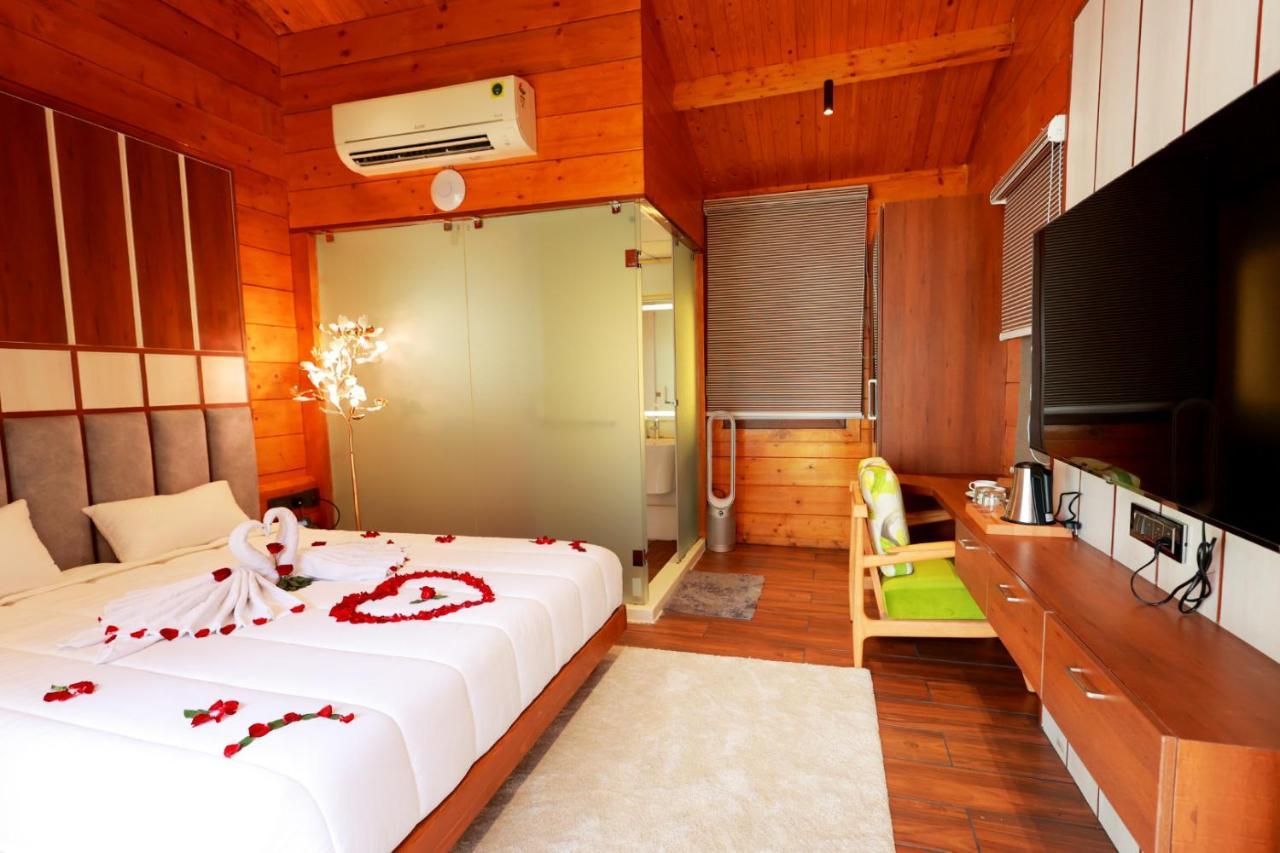 Wooden Ecr Sea Resort Puducherry Exterior foto